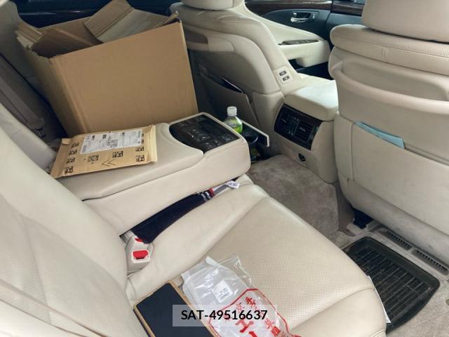 Lexus LS 2007-07 8813851-10