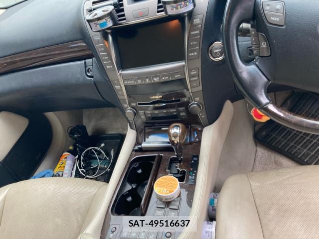 Lexus LS 2007-07 8813851-18