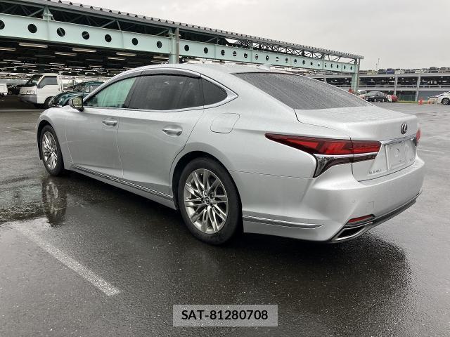 Lexus LS 2018-02 8813955-1