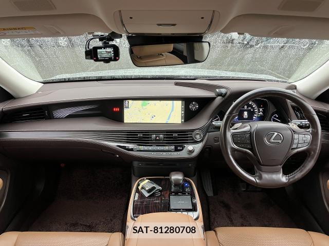 Lexus LS 2018-02 8813955-2