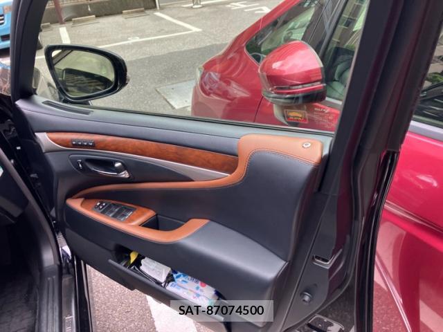 Lexus LS 2013-04 8816413-4
