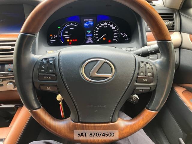 Lexus LS 2013-04 8816413-5