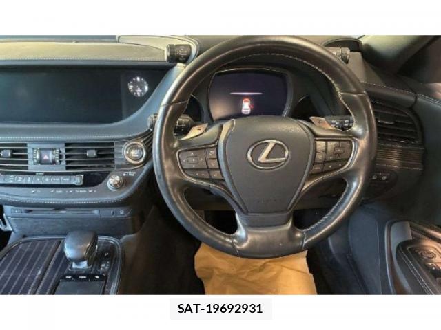 Lexus LS 2020-06 8816620-2