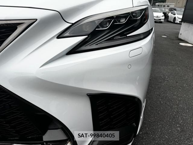 Lexus LS 2018-01 8817419-12