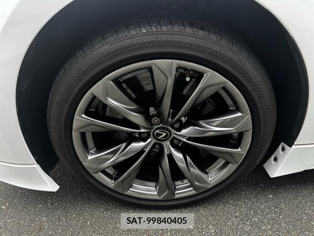 Lexus LS 2018-01 8817419-3
