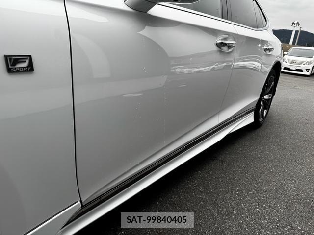 Lexus LS 2018-01 8817419-4