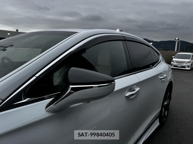 Lexus LS 2018-01 8817419-5