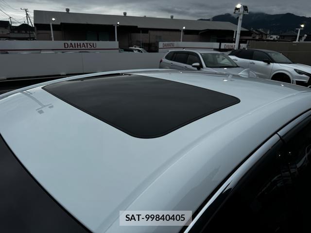 Lexus LS 2018-01 8817419-9