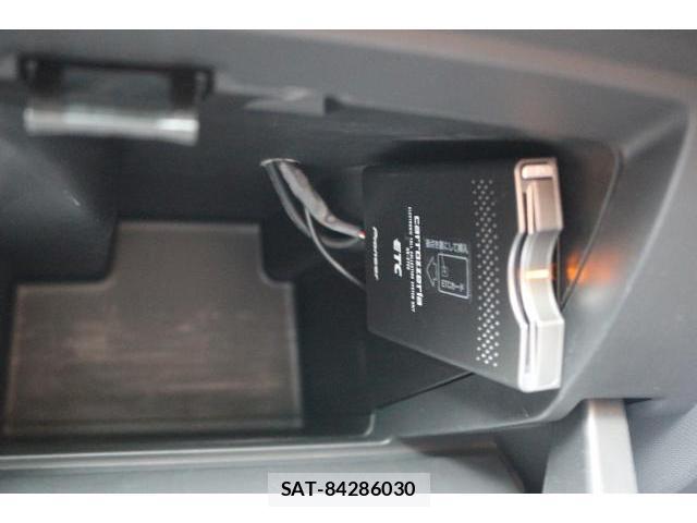 Renault LUTECIA 2015-05 8812824-14