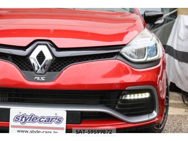 Renault LUTECIA 2013-12 8812825-16