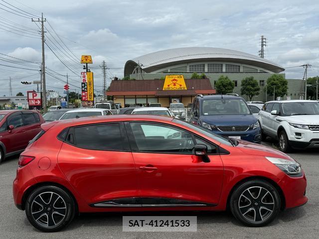 Renault LUTECIA 2015-09 8815850-12