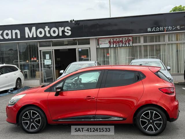 Renault LUTECIA 2015-09 8815850-8