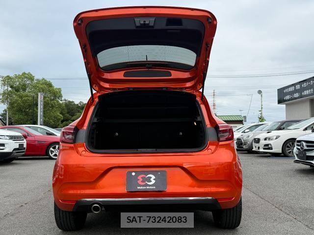 Renault LUTECIA 2021-03 8815852-14