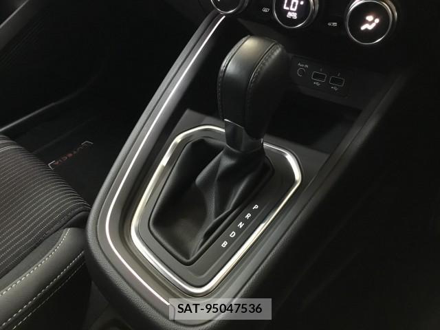 Renault LUTECIA 2023-07 8817055-15