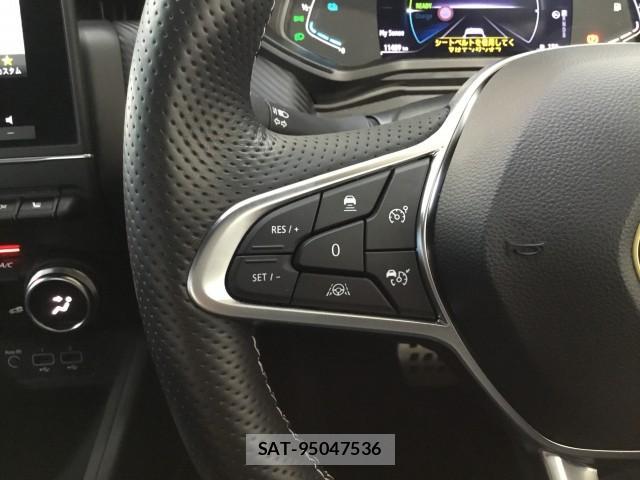 Renault LUTECIA 2023-07 8817055-16
