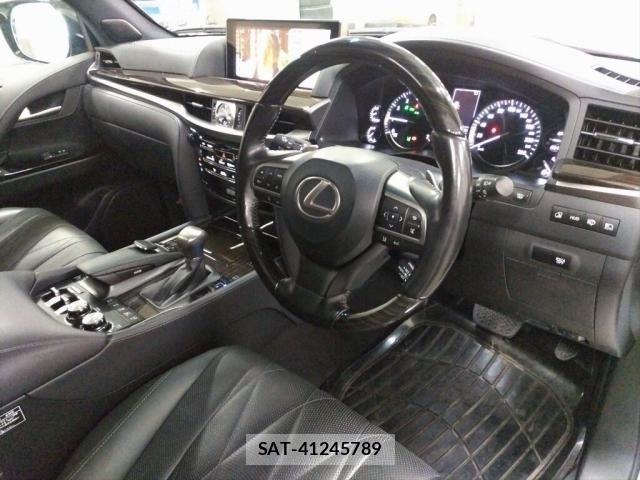 Lexus LX 2020-02 8816152-2