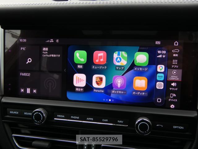 Porsche MACAN 2021-12 8814033-11