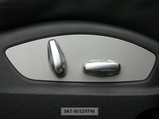 Porsche MACAN 2021-12 8814033-12