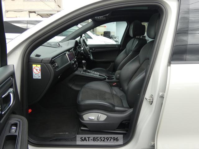 Porsche MACAN 2021-12 8814033-14