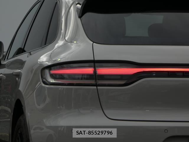 Porsche MACAN 2021-12 8814033-3