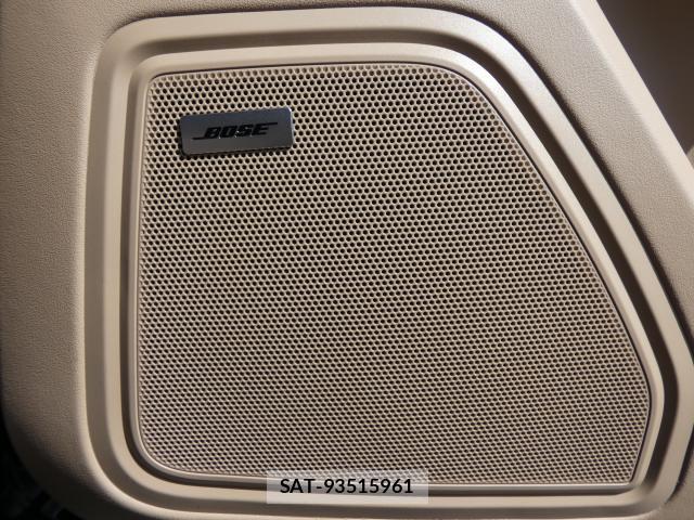 Porsche MACAN 2025-01 8814034-12