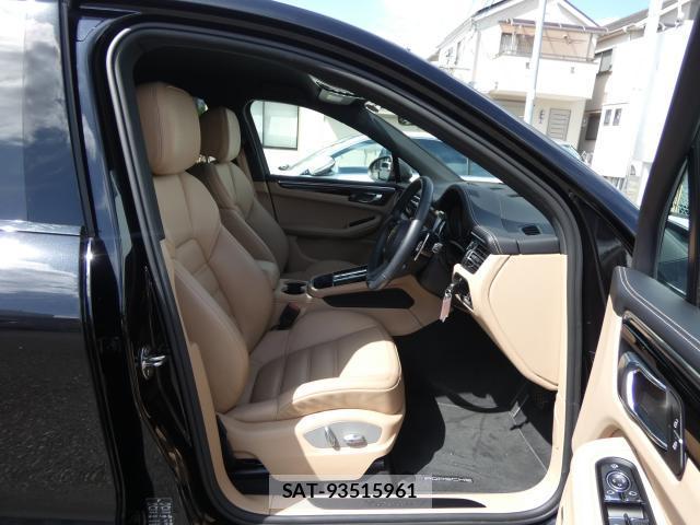 Porsche MACAN 2025-01 8814034-13