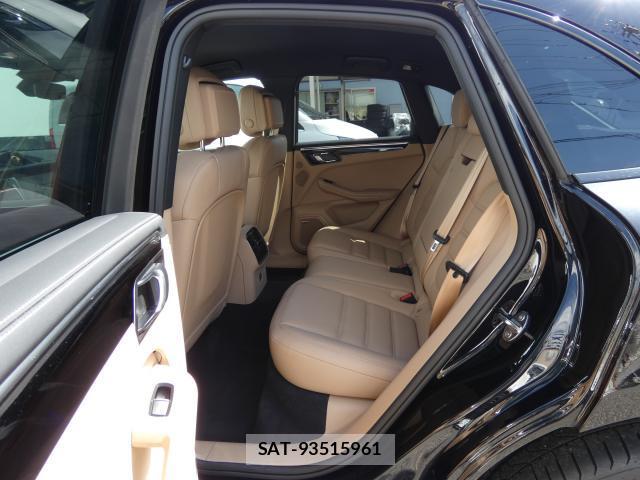 Porsche MACAN 2025-01 8814034-15