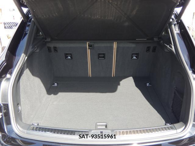 Porsche MACAN 2025-01 8814034-17