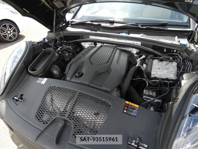 Porsche MACAN 2025-01 8814034-19