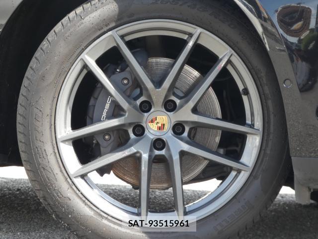 Porsche MACAN 2025-01 8814034-5