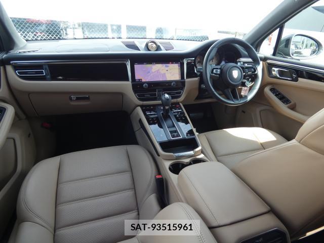 Porsche MACAN 2025-01 8814034-6