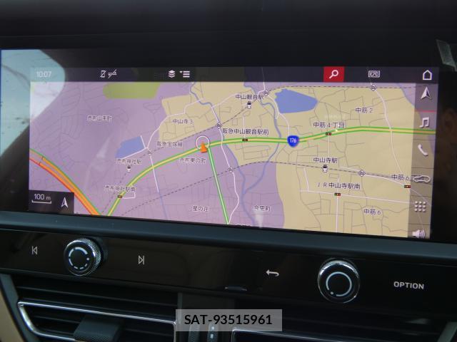 Porsche MACAN 2025-01 8814034-8
