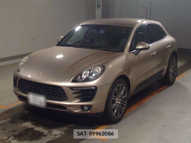 Porsche MACAN 2016-05 8815402-0
