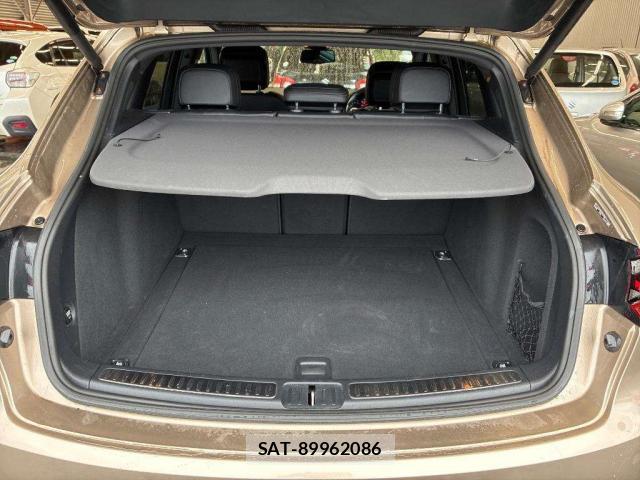 Porsche MACAN 2016-05 8815402-7