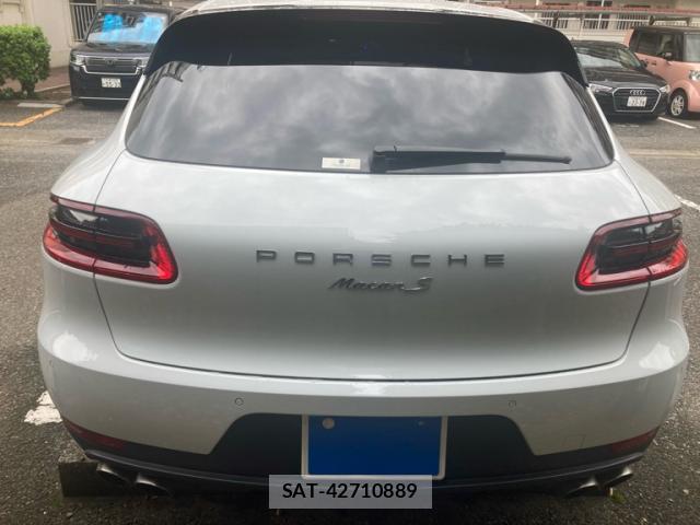 Porsche MACAN 2017-10 8817189-11