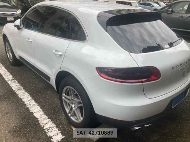 Porsche MACAN 2017-10 8817189-3