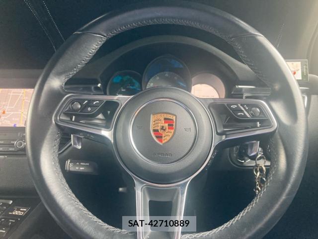 Porsche MACAN 2017-10 8817189-7