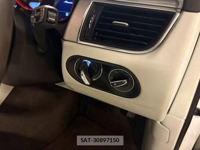 Porsche MACAN 2016-08 8817865-9