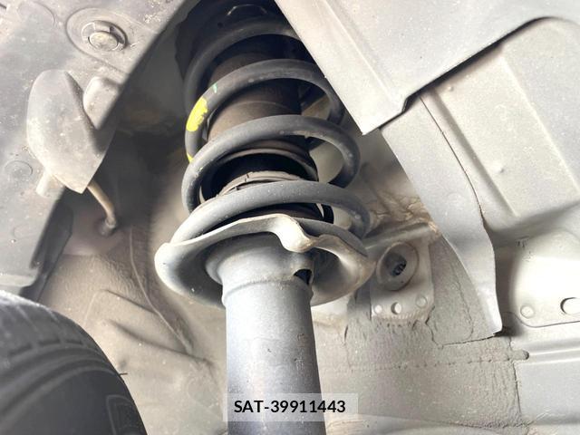 Nissan MARCH 2018-01 8814637-19