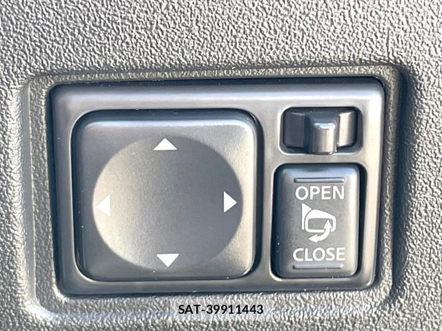 Nissan MARCH 2018-01 8814637-4