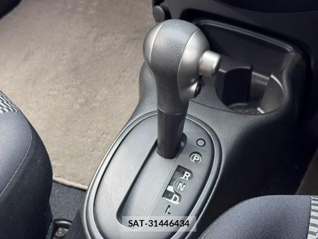 Nissan MARCH 2014-01 8815203-11