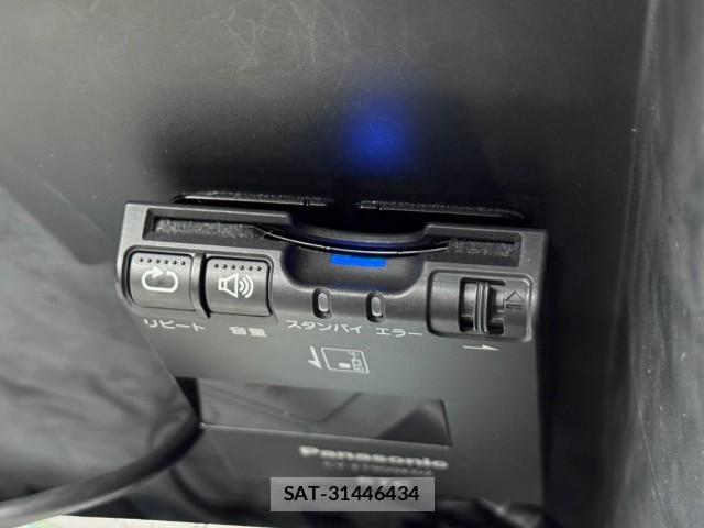 Nissan MARCH 2014-01 8815203-6