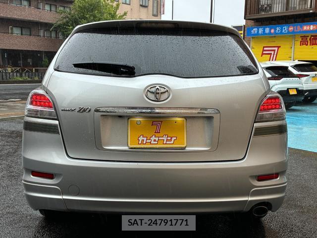 Toyota MARK X ZIO 2012-03 8817888-17