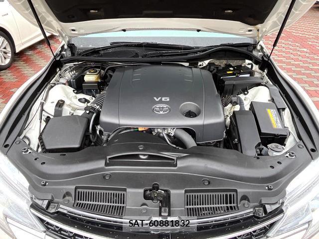 Toyota MARK X 2013-02 8813216-17