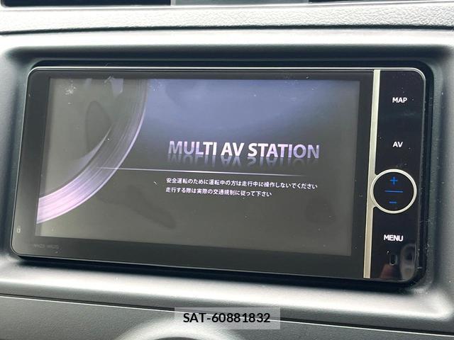 Toyota MARK X 2013-02 8813216-4