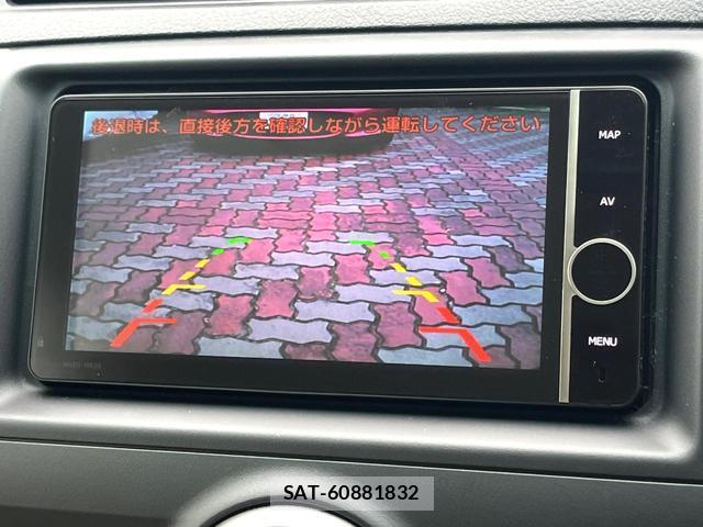 Toyota MARK X 2013-02 8813216-5