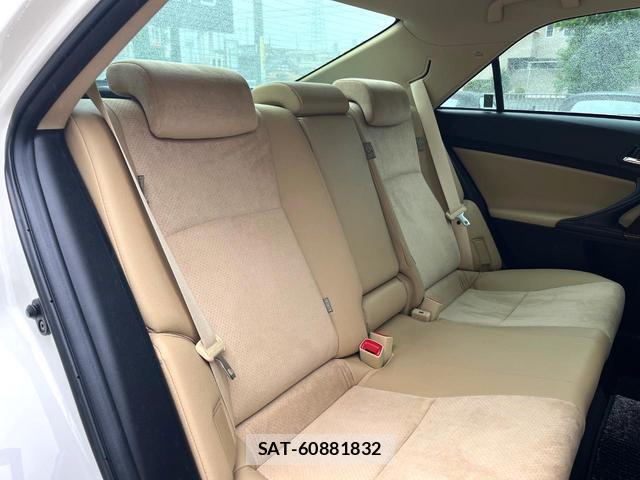 Toyota MARK X 2013-02 8813216-8