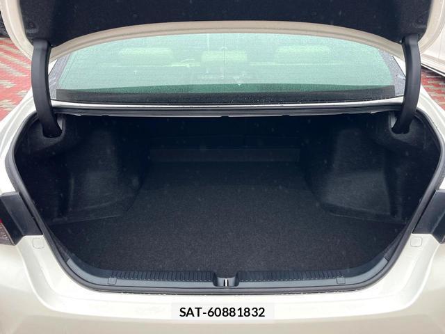 Toyota MARK X 2013-02 8813216-9
