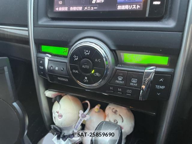 Toyota MARK X 2012-09 8813296-15