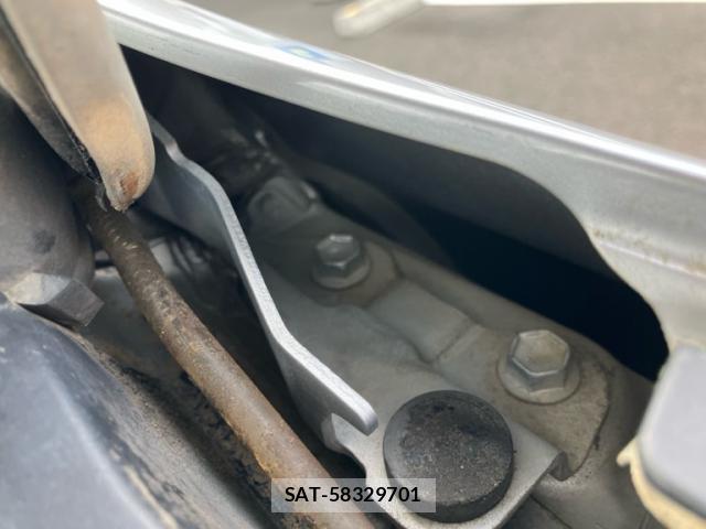 Toyota MARK X 2007-10 8813509-17